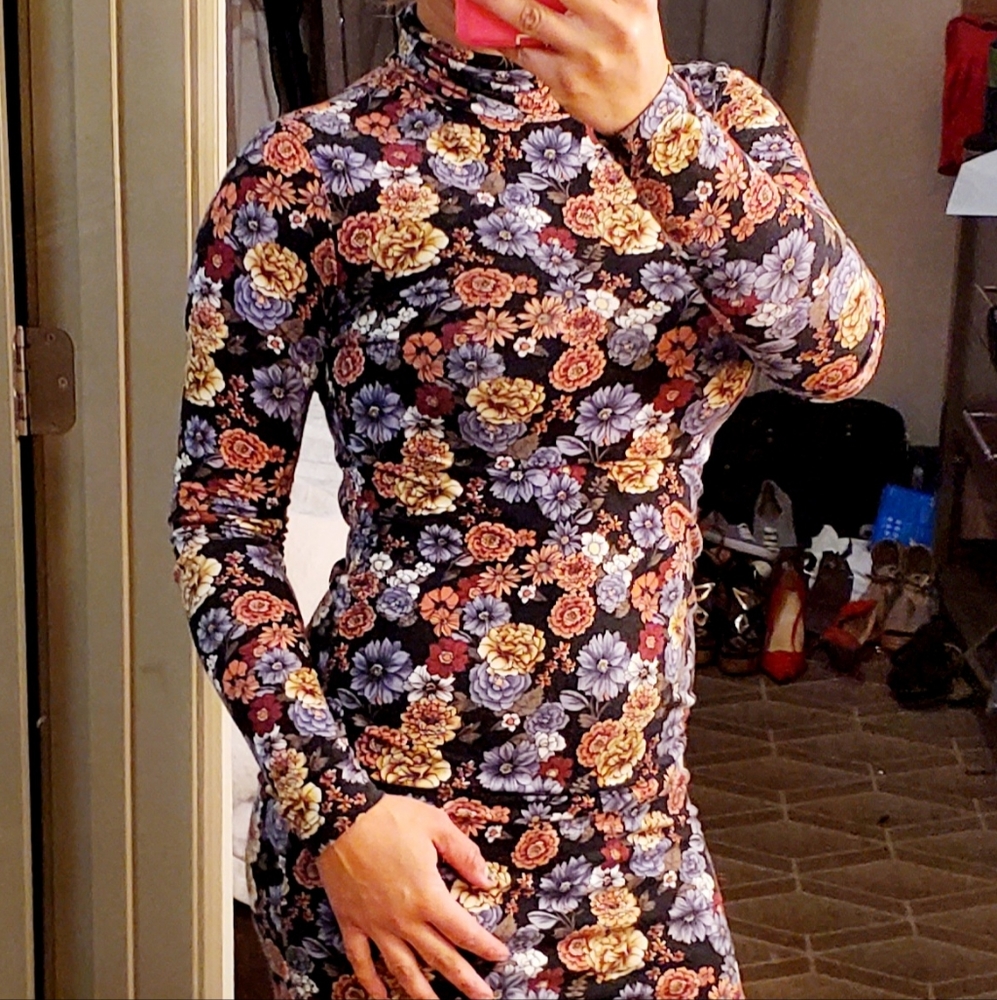 Dress - Picture 3 of 9